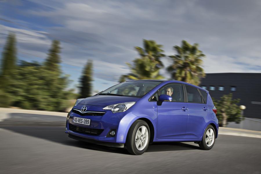  Toyota Verso-S 2010 года  (фото 91 из 109)